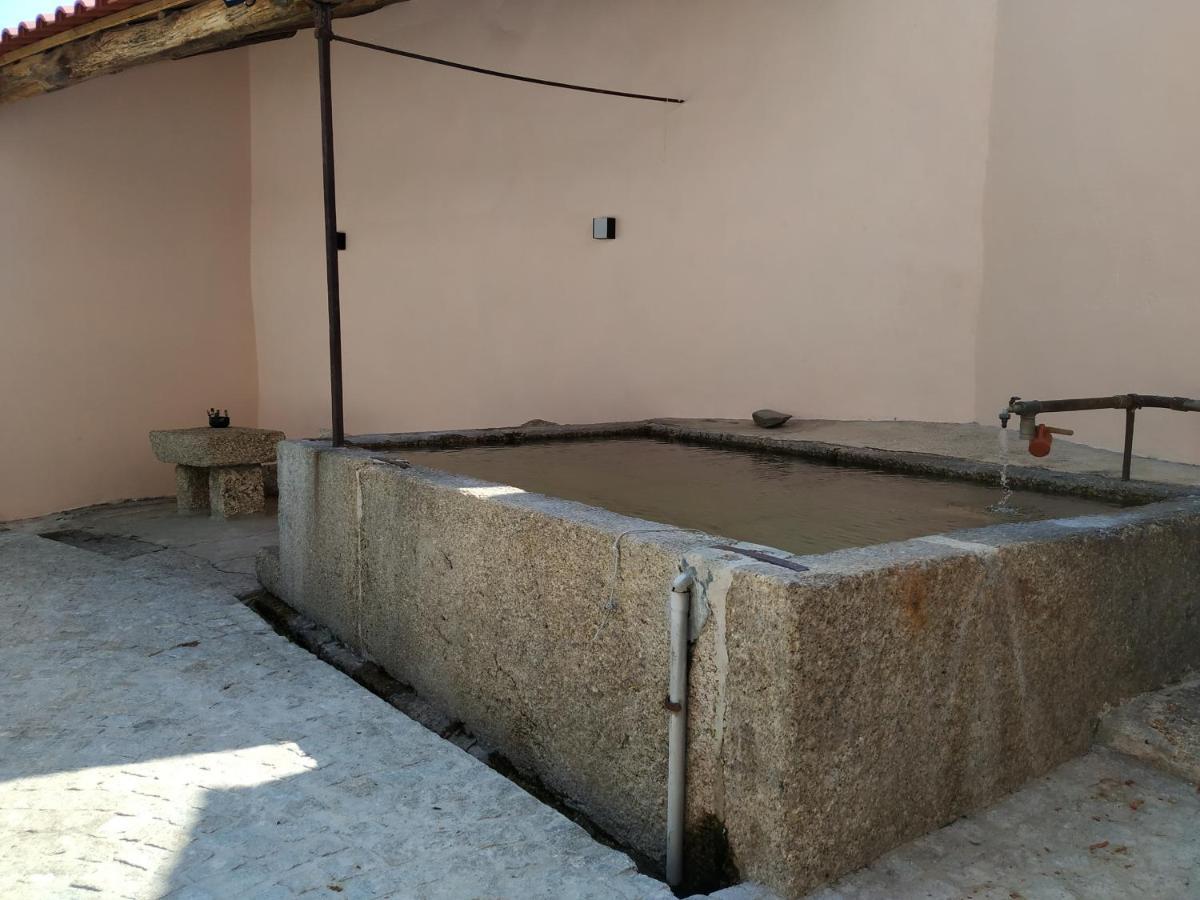 Entresocalcos Hostel Loriga Kültér fotó